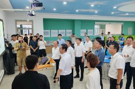 ���υ^ί��ӛ���������L�����{�Ж|�����Ŝ��ϿƼ��ǌWУ�����w�������ֻ�����vʷ���ҫ@�߶��J��