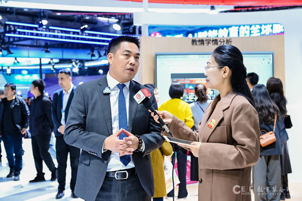 �����д�(qi��ng)��AI�x�ܽ��� ���ǽ���ȫ��(ch��ng)��